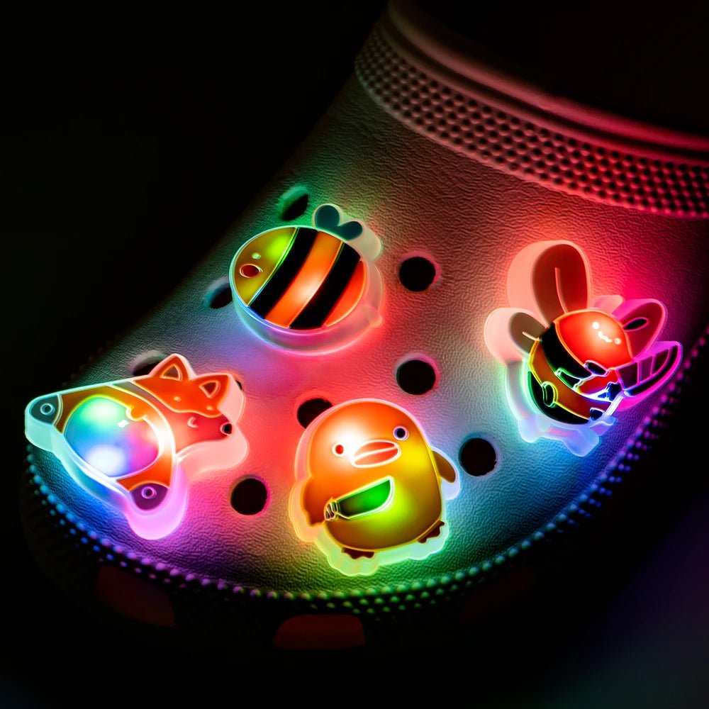 1pcs LED Pins for Kids Lighted Shoe Charms Christmas Halloween Shoe - Noel.ca
